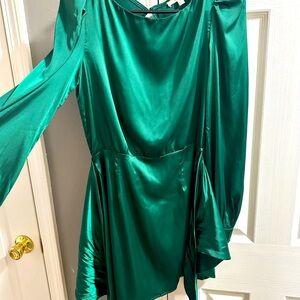 Emerald green dress from zeal boutique. Size small. Never worn